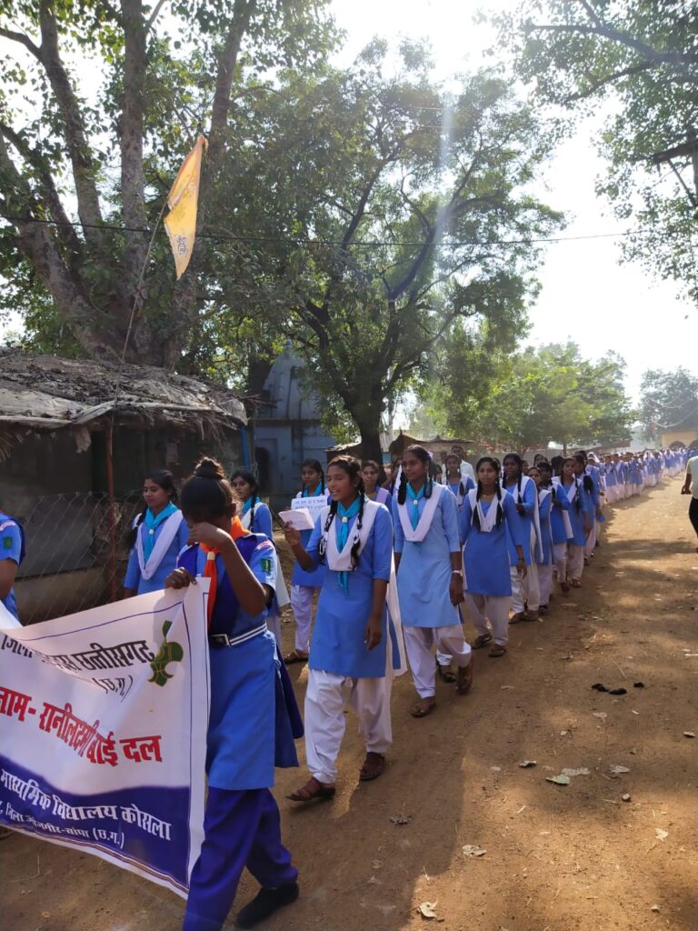 टीकाकरण में शत प्रतिशत लक्ष्य हासिल करने कोसला स्कूल द्वारा किया जा रहा सघन प्रचार प्रसार