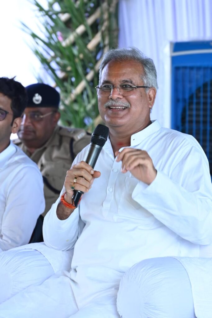 जशपुर विधानसभा के गांव आस्ता में मुख्यमंत्री भूपेश बघेल द्वारा की गई घोषणाएं…