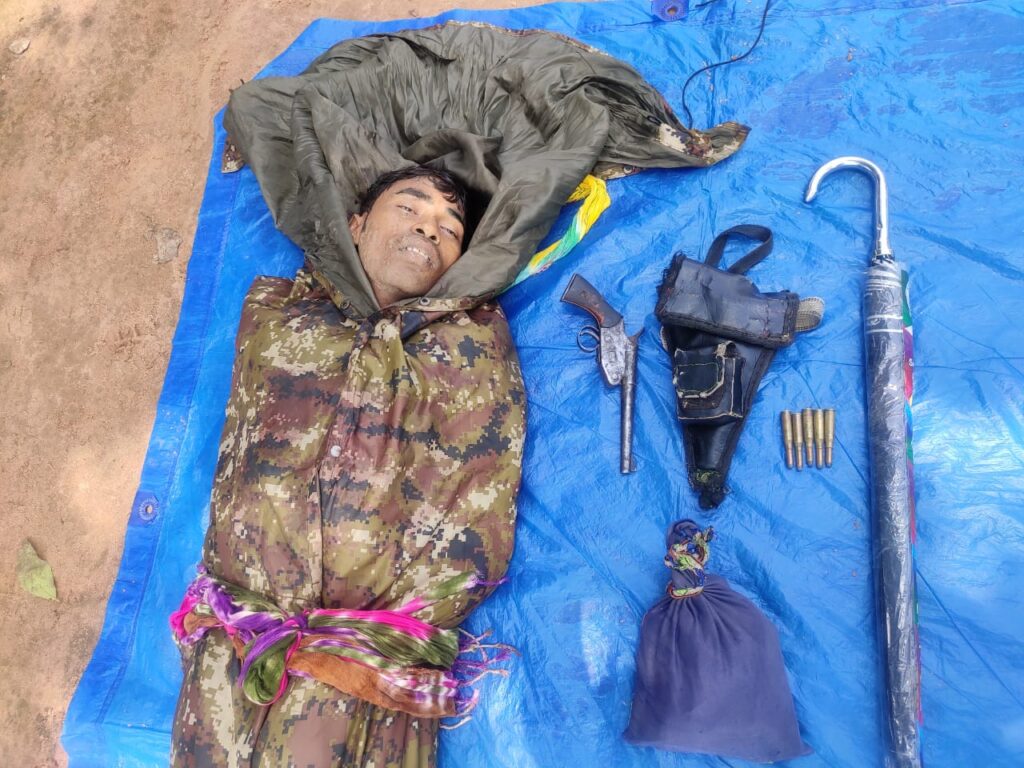 सुकमा बेकिंग।थाना गादीरास क्षेत्र के ग्राम मनकापाल के मध्य सुरक्षा बल और माओवादी के बीच मुठभेड़