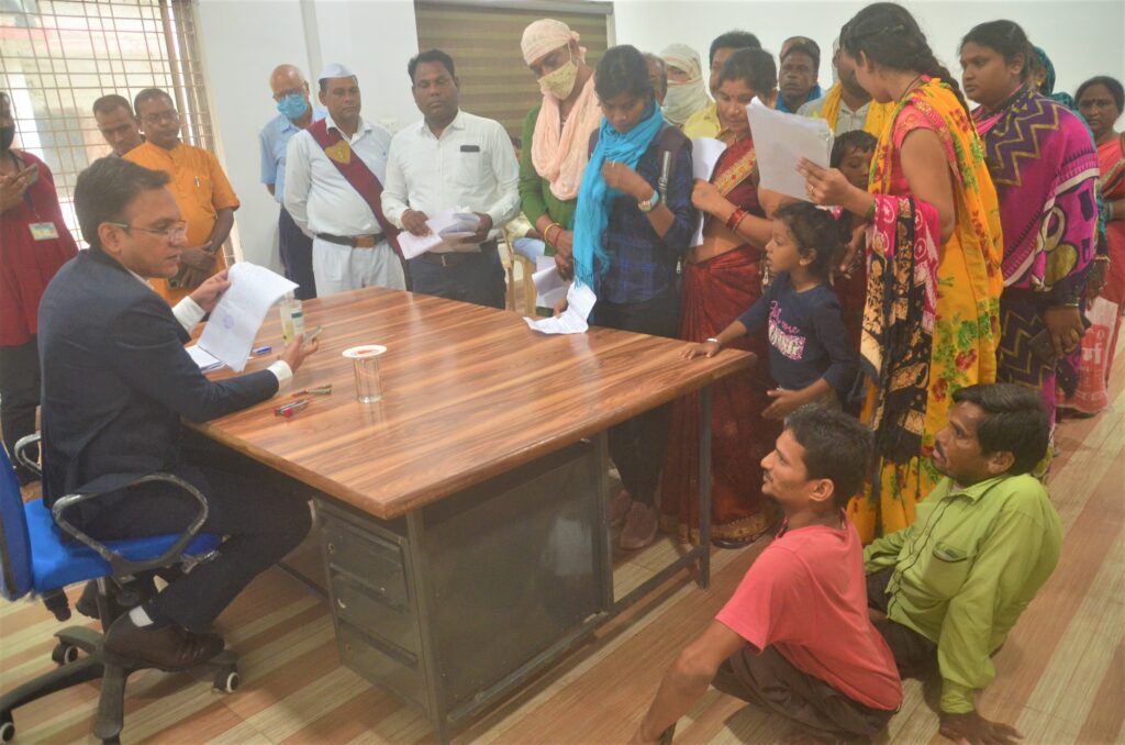 बिलासपुर कलेक्टर ने साप्ताहिक जनदर्शन में सुनी आम जनता की समस्याएं