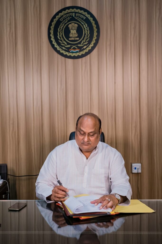 राजस्व मंत्री ने प्रदेश में सूखा की स्थिति निर्मित होने की संभावना पर तत्काल कार्यवाही हेतु जिला कलेक्टरों को लिखा पत्र