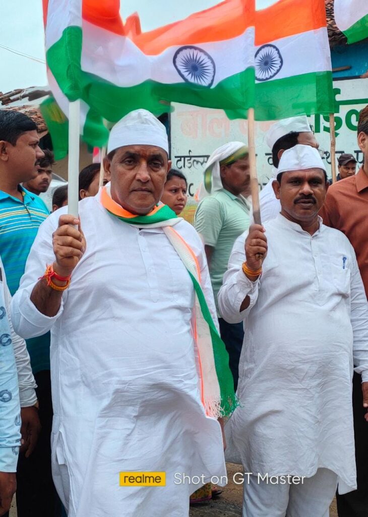 मस्तुरी में आजादी की 75वीं वर्षगाँठ पर तिरंगा पदयात्रा दूसरे दिन चिल्हाटी से बहतरा के लिए रवाना हुई..