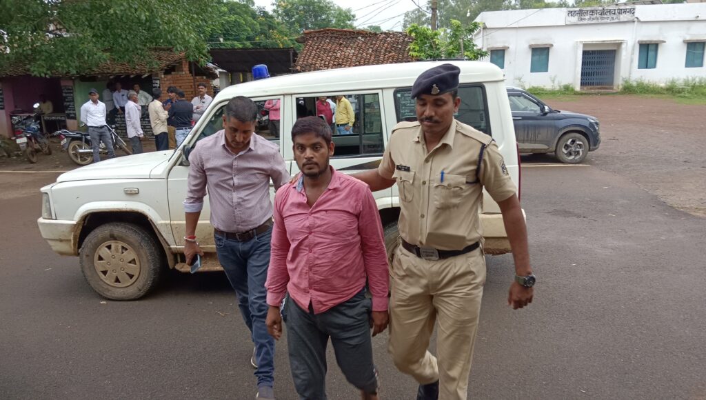 पत्नी के साथ अवैध संबंध की वजह से पति ने की थी युवक की हत्या, सड़क किनारे मिली थी खून से लथपथ लाश, पामगढ़ के भिलौनी की थी घटना