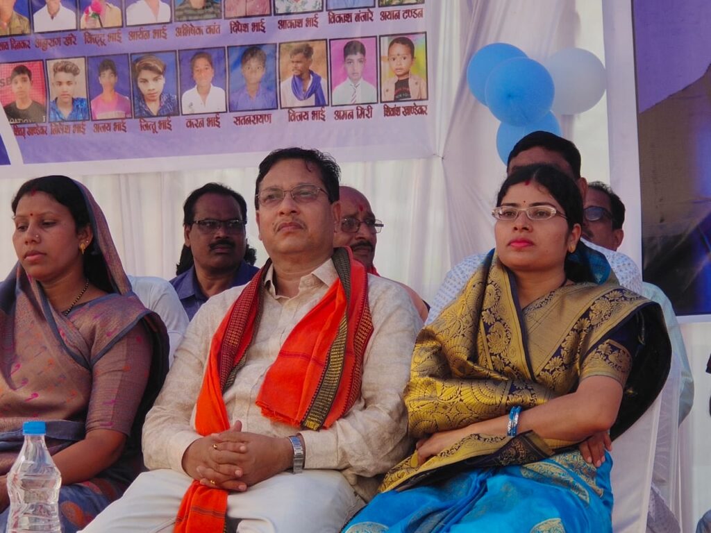 मस्तूरी विधानसभा अन्तर्गत ग्राम पंचायत बोहारडीह में अंबेडकर जी का मूर्ति अनावरण समारोह में बतौर मुख्य अतिथि मस्तूरी विधायक शामिल हुए।