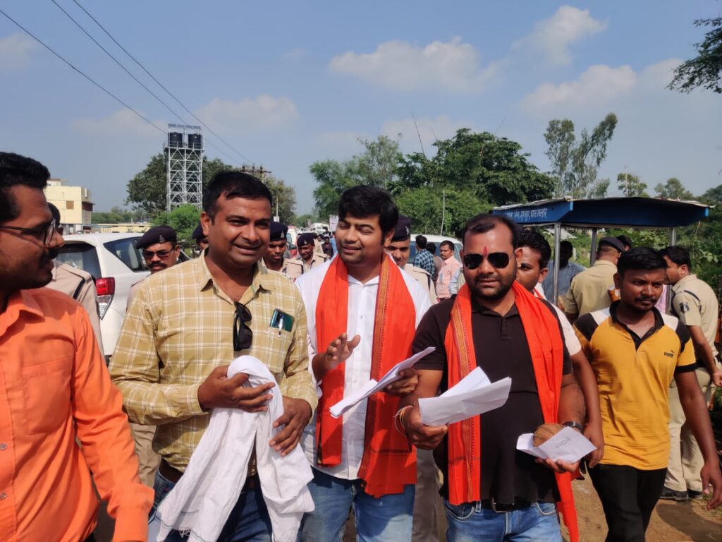 पामगढ़ में युवा मोर्चा के कार्यकर्ताओं ने मुख्यमंत्री के खिलाफ किया हल्ला बोल