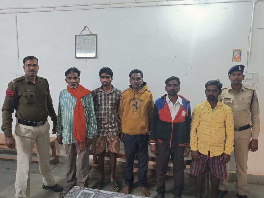 हत्या करने की नियत से भरमार बंदूक से फायर कर ने वाले 05 आरोपियों को गिरफ्तार पामगढ़ पुलिस को मिली सफलता