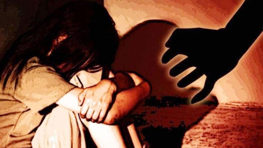 डॉक्टर बना हैवानः महिला को नींद की गोलियां देकर कई दिनों तक करता रहा दुष्कर्म, सोशल मीडिया पर वीडियो वायरल करने की दी धमकी