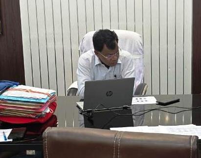 जिला पंचायत सीईओ ने प्रधानमंत्री आवास योजना, मनरेगा के निर्माण कार्यों की समीक्षा