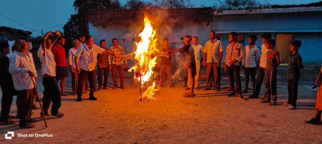 जोगी कांग्रेस पामगढ़ ने संजीव खरे के नेतृत्व मे किया मुख्यमंत्री विष्णुदेव साय का पुतला दहन